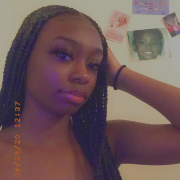 riahwhiteee